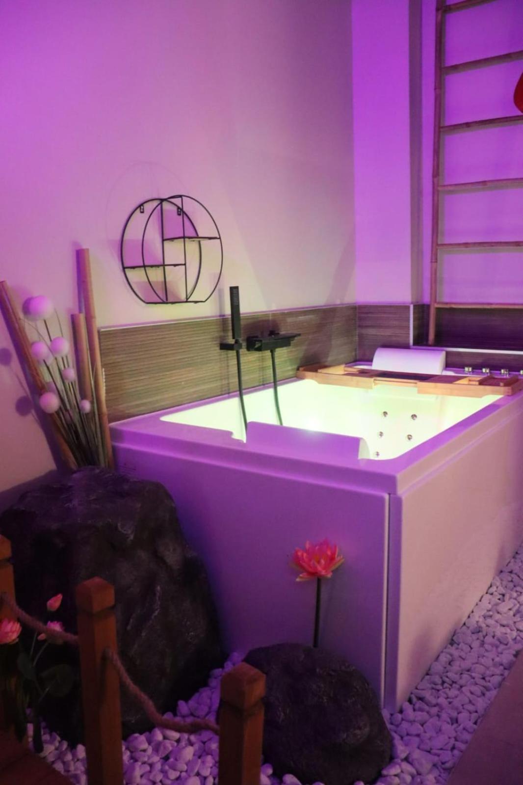Loveroom Japon Avec Balneotherapie Toulon Buitenkant foto