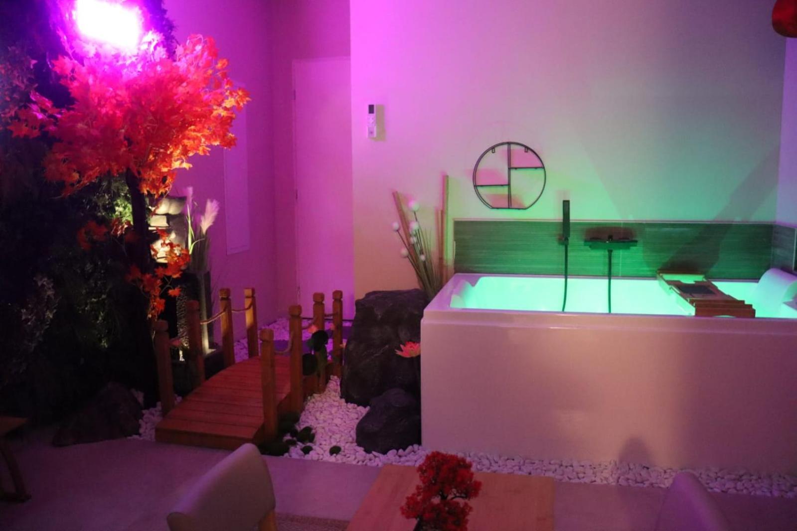 Loveroom Japon Avec Balneotherapie Toulon Buitenkant foto